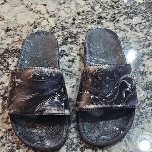 Old Navy Black Marbled Slides 6-7 Boys